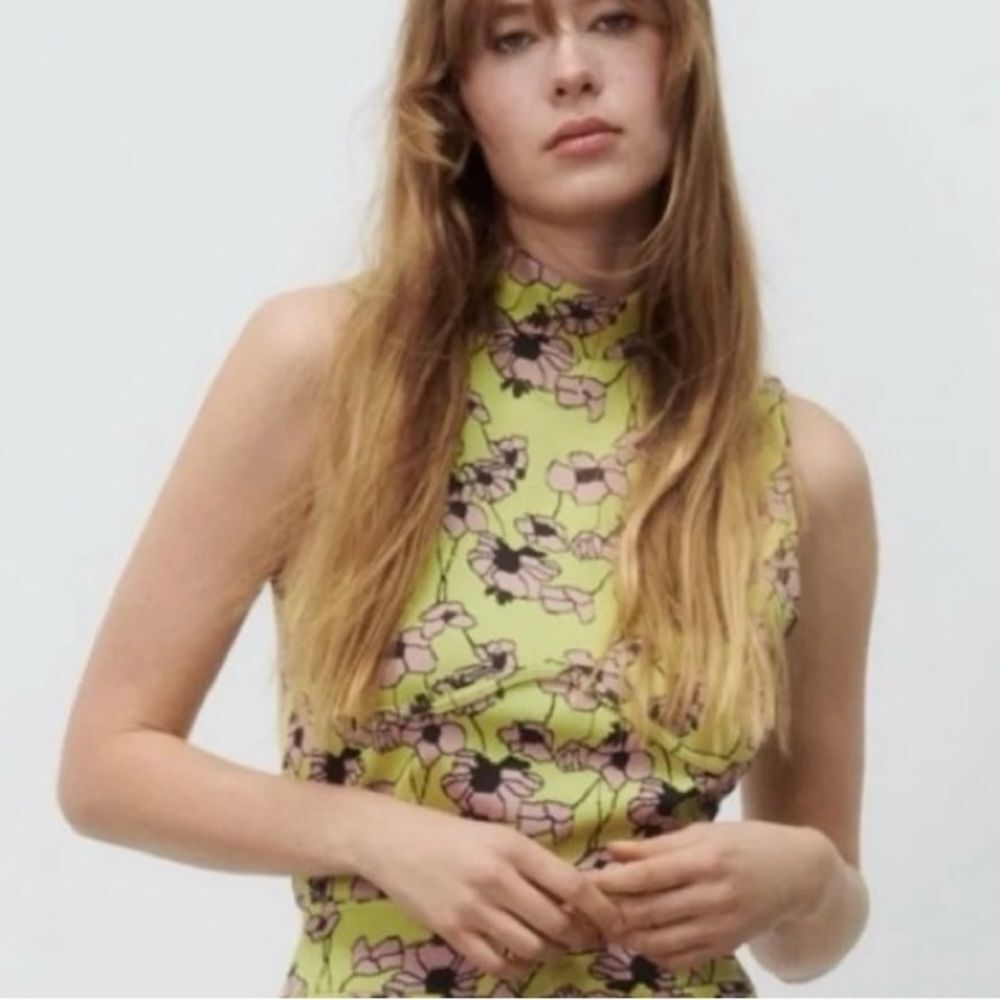 Zara light green pink floral sleeveless mockneck underwire look bust top shirt